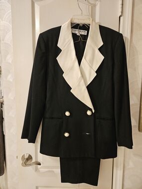 Black Double-Breasted Pantsuit with Cream Lapel